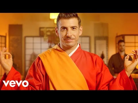 Francesco Gabbani - Occidentali&#039;s Karma (Official Music Video)