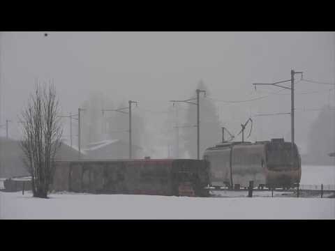 Moment, a Swiss train gets blown off the tracks due to strong winds