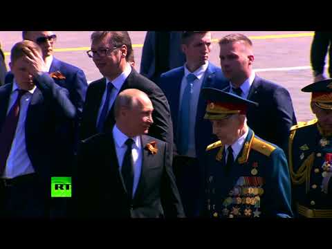 Путин вступился за ветерана, которого после парада Победы оттеснил в сторону сотрудник ФСО