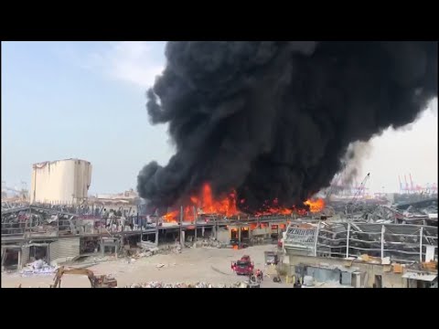 Крупный пожар в порту Бейрута