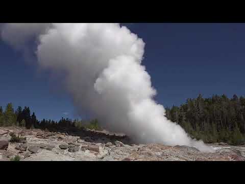 Steamboat Geyser in Yellowstone National Park