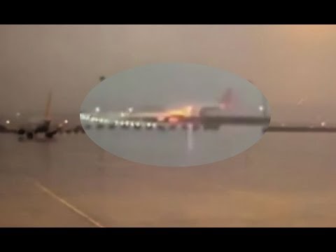 Sabiha Gökçen Havalimanı&#039;nda uçağın pistten çıkma anı güvenlik kameralarına böyle yansıdı