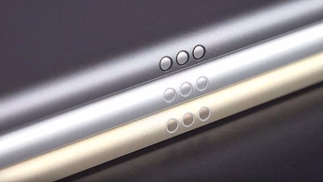 iPhone Smart Connector