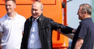 Владимир Путин и Аркадий Ротенберг на Крымском мосту