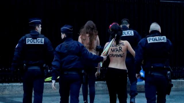 Активистки Femen в Париже