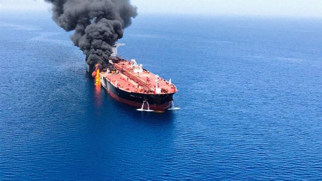Нападение на нефтяные танкеры в Оманском заливе