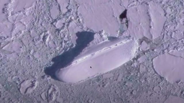 «ледяной корабль» обнаружили у берегов Антарктиды