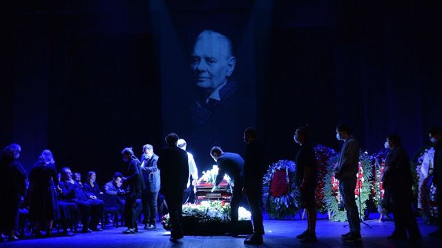 На церемонии прощания с народным артистом СССР Владимиром Андреевым в театре имени Ермоловой