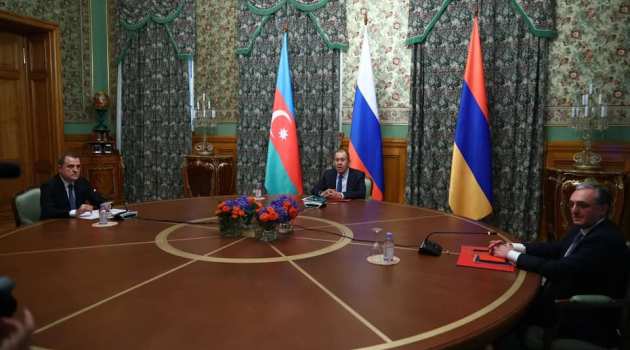 Армения и Азербайджан договорились о перемирии в Карабахе