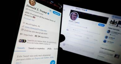 Twitter и Facebook рухнули после блокировки Трампа