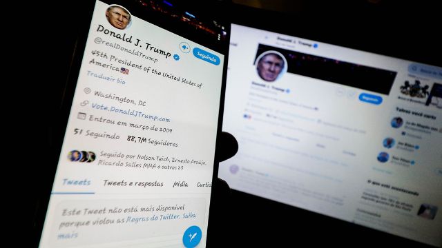 Twitter и Facebook рухнули после блокировки Трампа