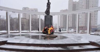 Мемориал «Скорбящая мать» в городе Пушкино