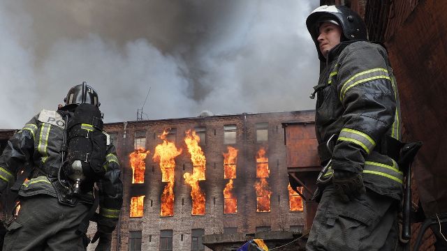 В Петербурге сгорела «Невская мануфактура»