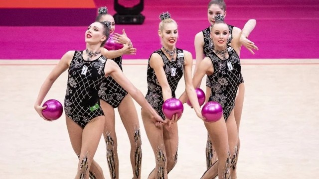 Российские гимнастки выиграли ЧМ в групповом многоборье