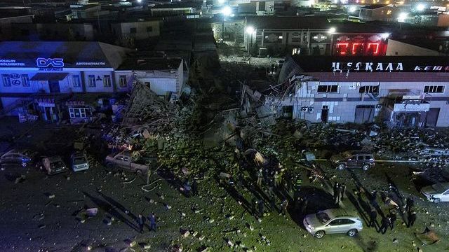 Мощный взрыв полностью разрушил кафе в Актау