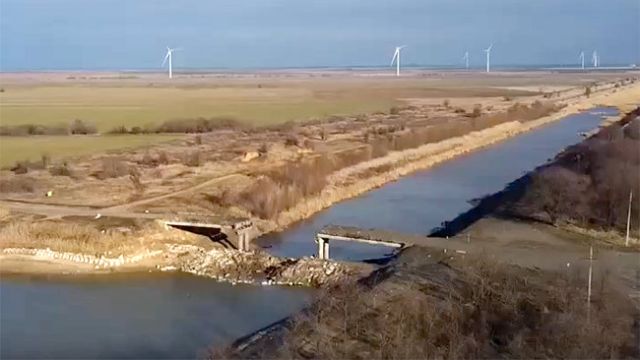 Дамба на Северо-Крымском канале