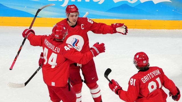 Сборная России по хоккею вышла в полуфинал ОИ-2022