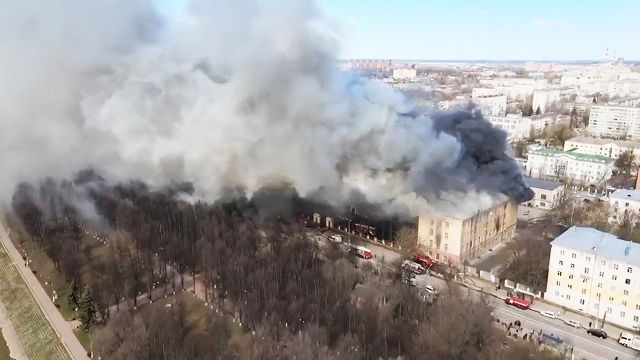 Пожар охватил здание НИИ войск ВКО в Твери