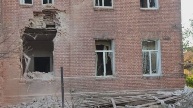 В результате ударов со стороны Украины по поселку Теткино в Курской области погиб человек