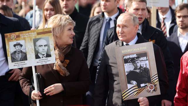 Путин присоединился к шествию «Бессмертный полк»