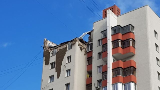 Ракета попала в многоэтажку после удара ВСУ по Белгороду
