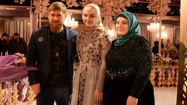 Рамзан и Медни Кадыровы с дочерью Айшат
