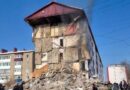 Подъезд обрушился после взрыва в пятиэтажке на Сахалине
