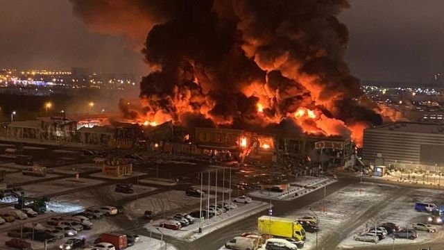Мощный пожар произошел в ТЦ «Мега Химки»