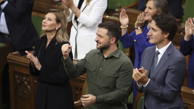 Зеленский и Трюдо приветствуют Ярослава Хунка в парламенте Канады