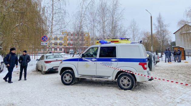 Восьмиклассница устроила стрельбу в гимназии Брянска