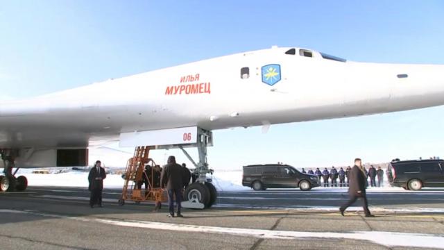 Путин совершил полет на Ту-160М