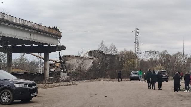 Автомобильный мост обрушился в Вязьме