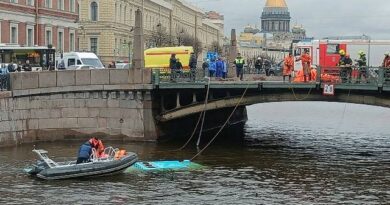 Автобус с пассажирами утонул Петербурге после ДТП