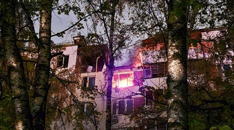 На месте взрыва в многоэтажном доме на улице Генерала Тюленева в Москве