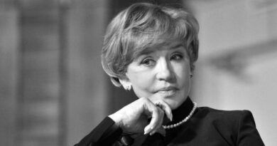 Вера Алентова