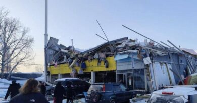 Кровля торгового центра обрушилась в Новосибирске