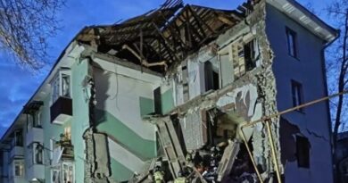 Подъезд жилого дома обрушился после атаки БПЛА в Сызрани